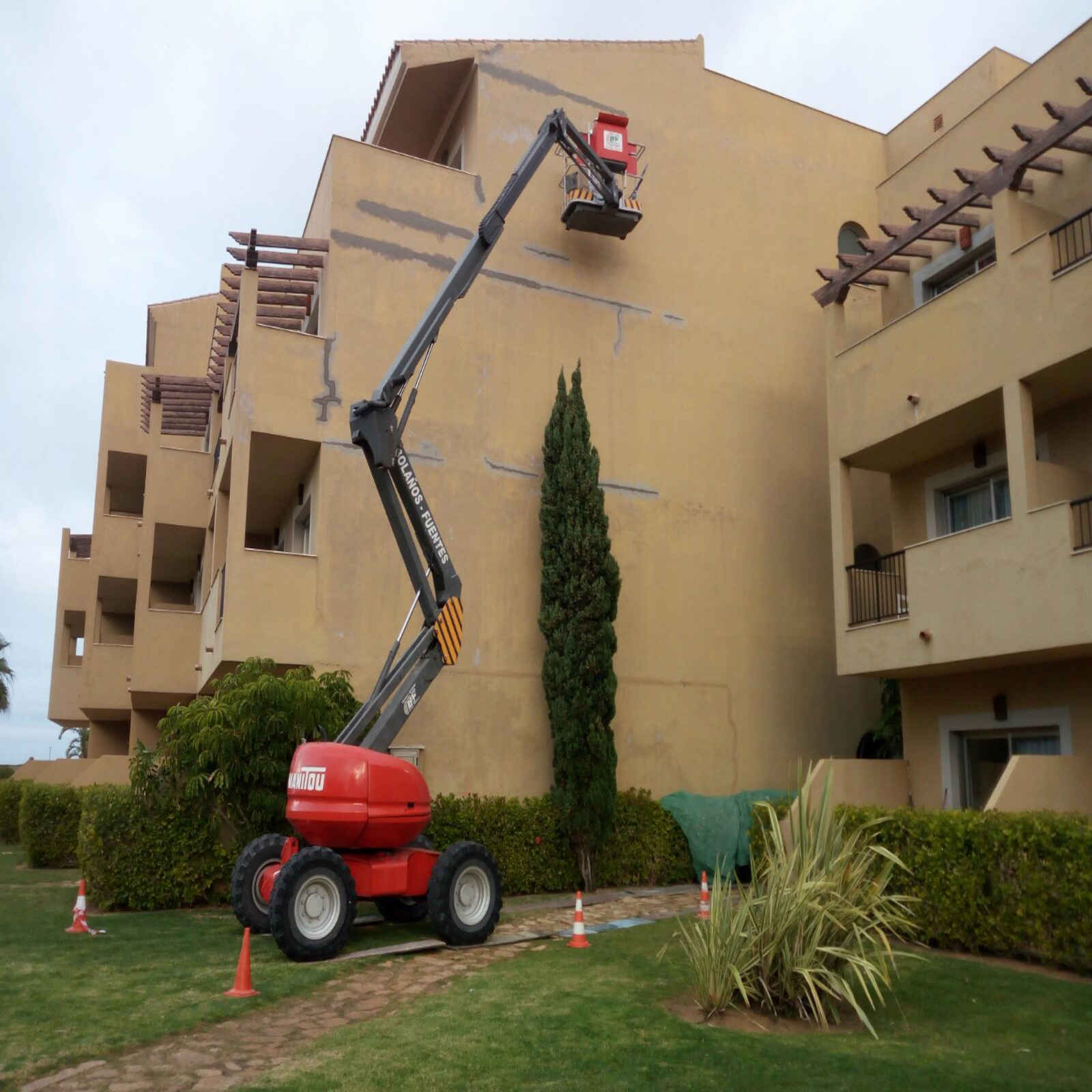 Primera plataforma elevadora en la localidad de Rota